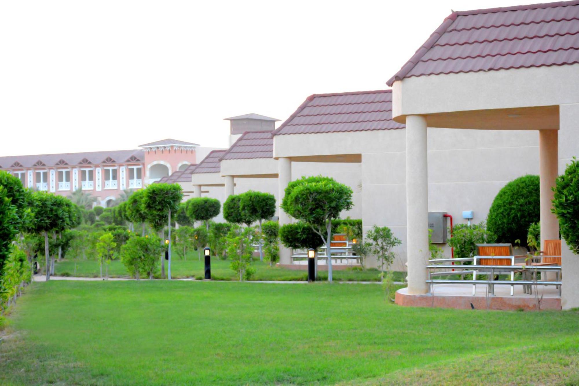 Radisson Blu Resort, Al Khobar 하프문 베이 외부 사진 Residential villas in Al-Ghazal