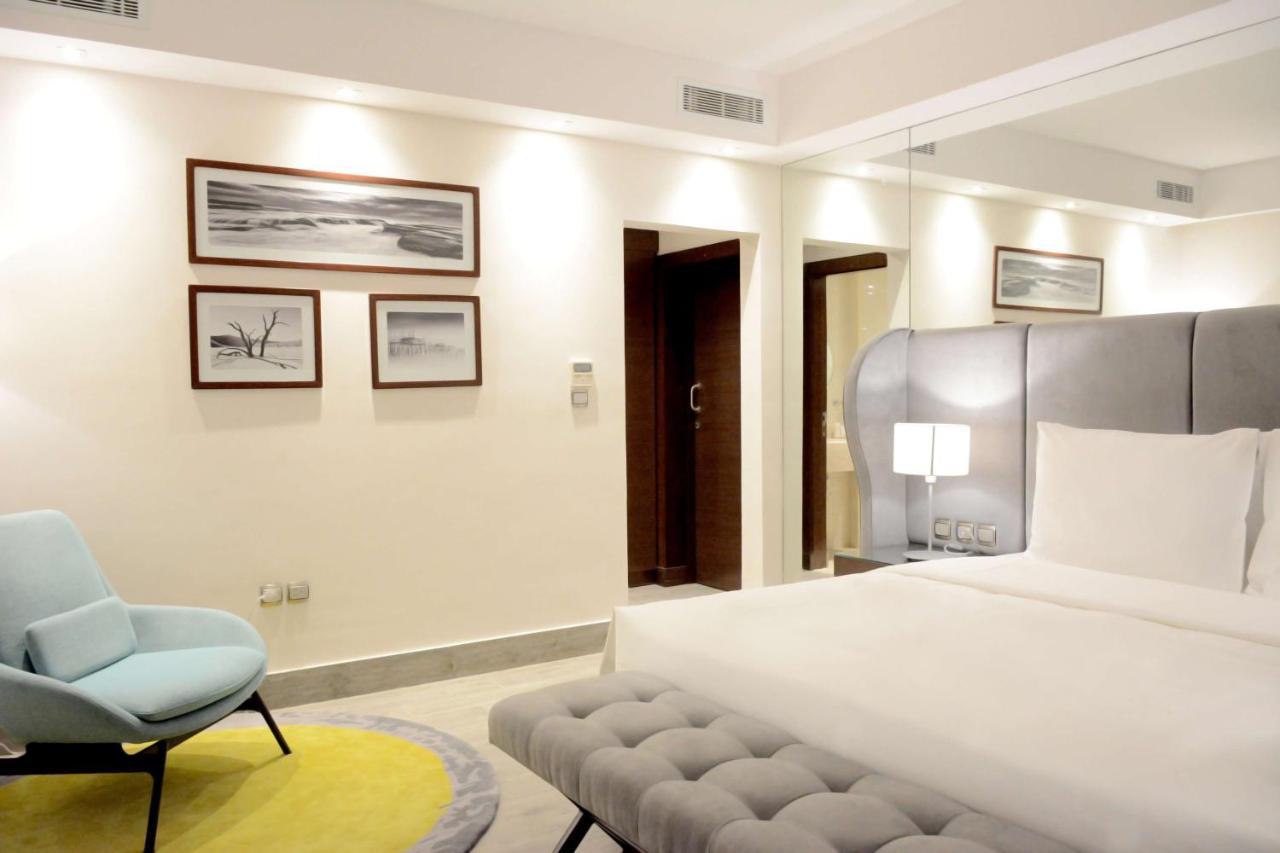 Radisson Blu Resort, Al Khobar 하프문 베이 외부 사진 A bedroom at the hotel