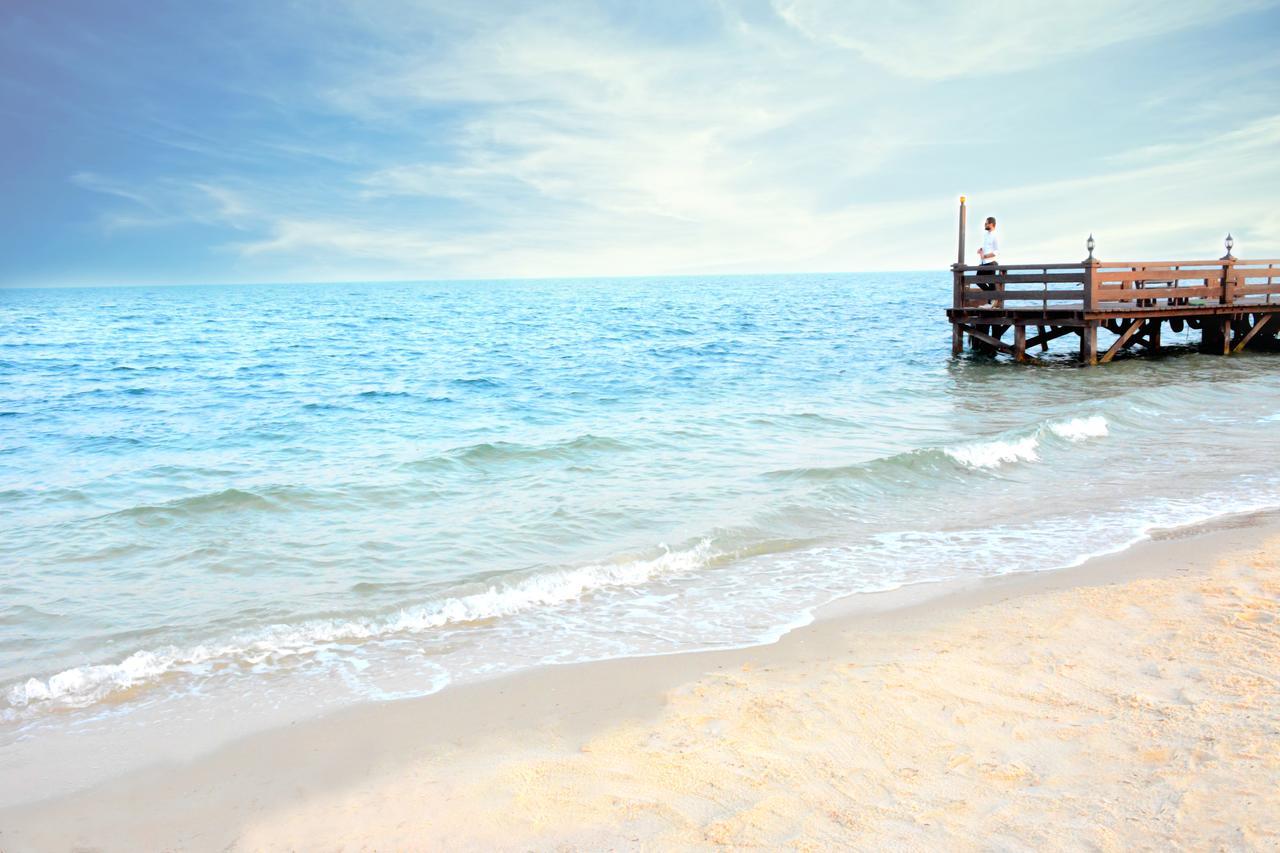 Radisson Blu Resort, Al Khobar 하프문 베이 외부 사진 The beach at the resort