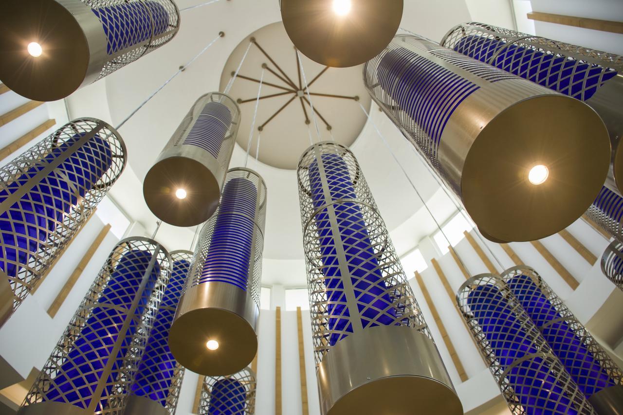 Radisson Blu Resort, Al Khobar 하프문 베이 외부 사진 The ceiling of the main entrance