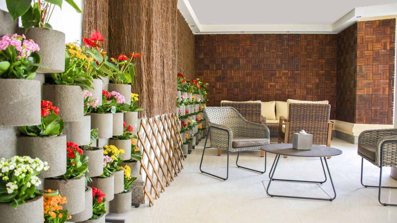 Radisson Blu Resort, Al Khobar 하프문 베이 외부 사진 Vertical garden