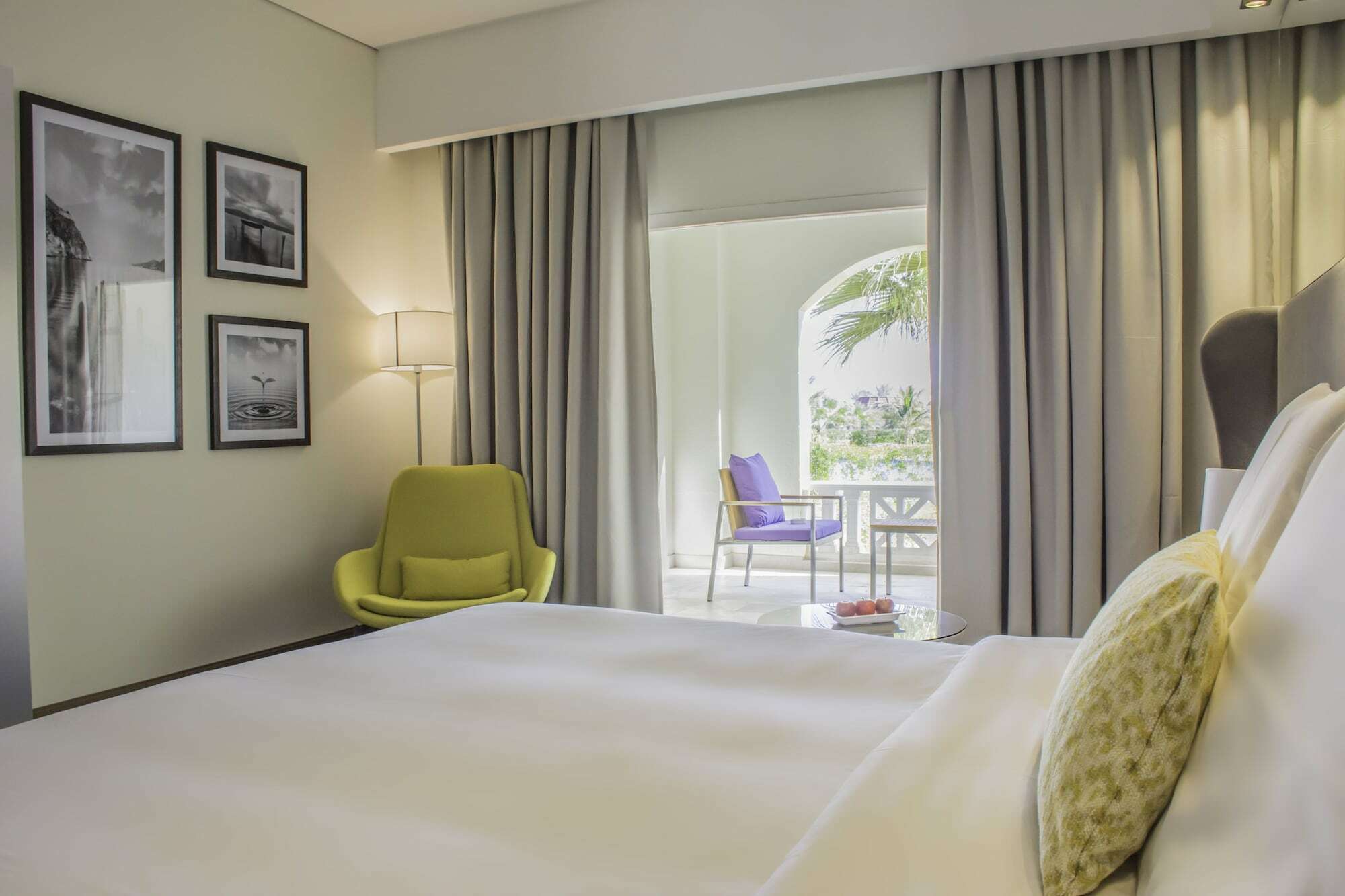 Radisson Blu Resort, Al Khobar 하프문 베이 외부 사진 A room at the hotel