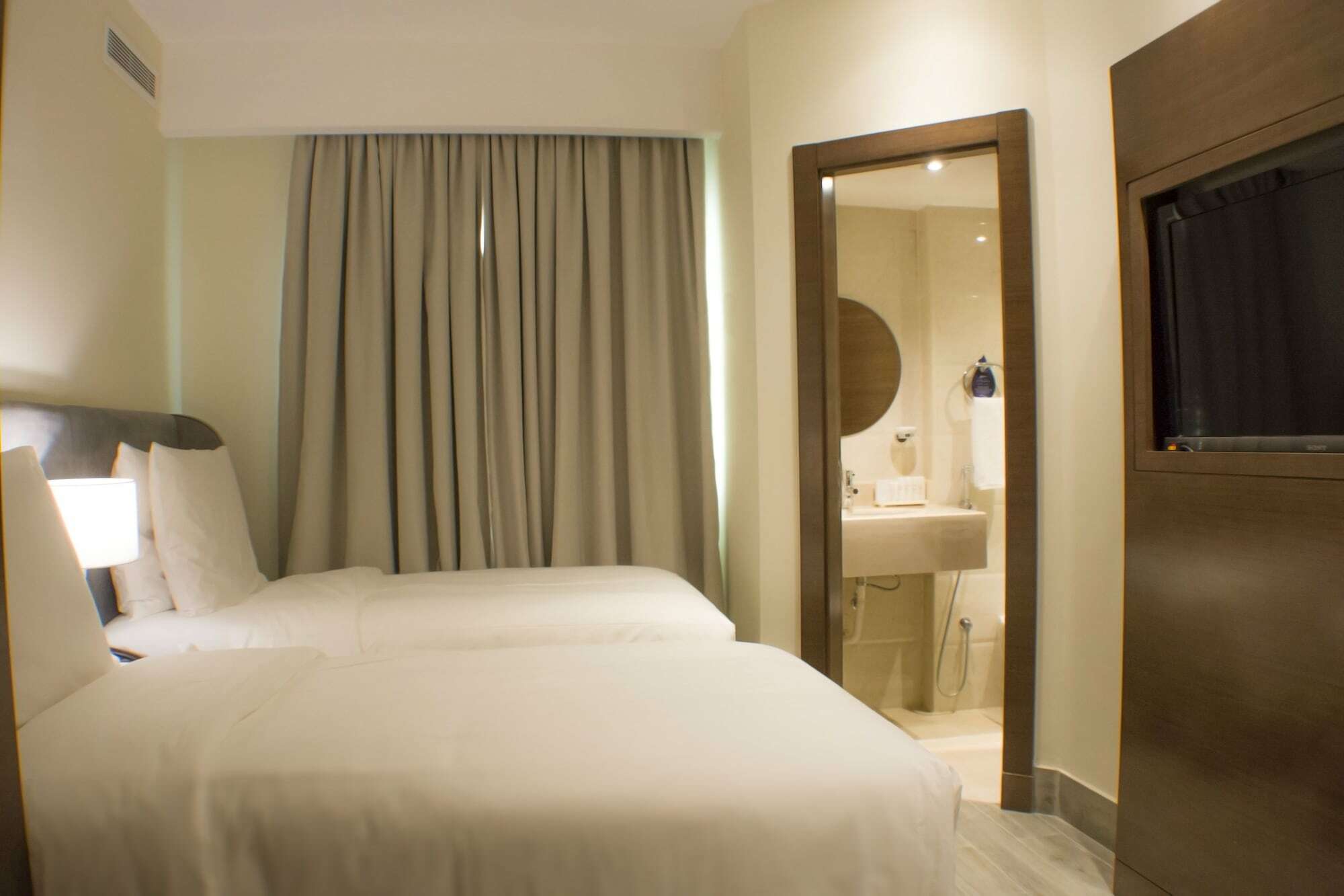 Radisson Blu Resort, Al Khobar 하프문 베이 외부 사진 A room at the hotel