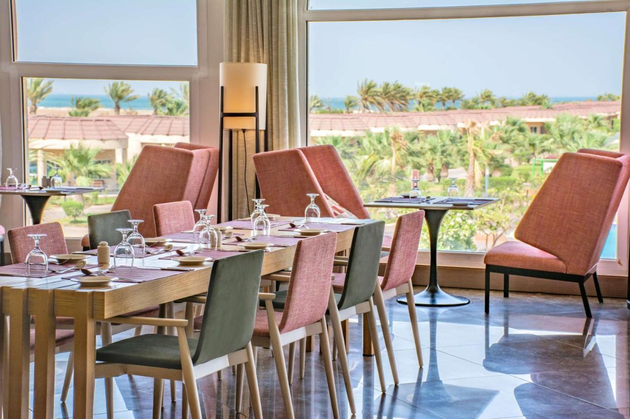 Radisson Blu Resort, Al Khobar 하프문 베이 외부 사진 The restaurant