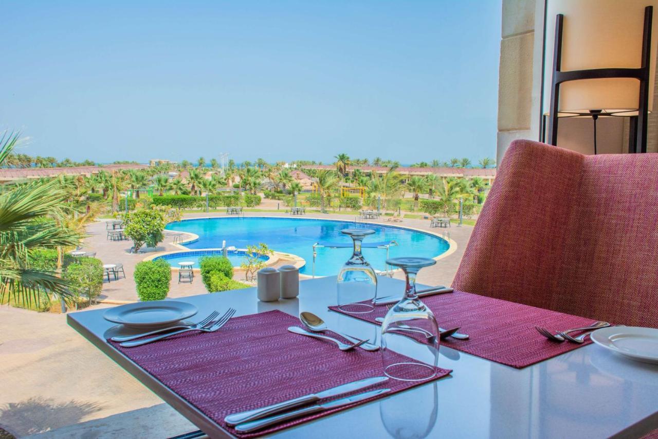 Radisson Blu Resort, Al Khobar 하프문 베이 외부 사진 View from the hotel