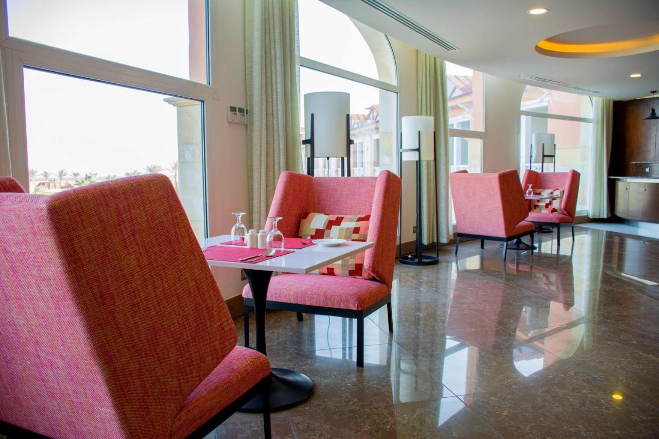 Radisson Blu Resort, Al Khobar 하프문 베이 외부 사진 The restaurant